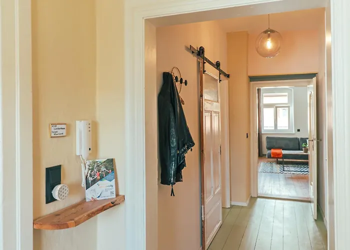 Gustav Kaiser - 60qm Design Zittauer Gebirge - In Historischer Altstadt Im Dreiländereck Zittau